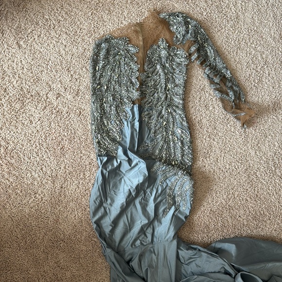 PROM DRESS - Picture 4 of 6